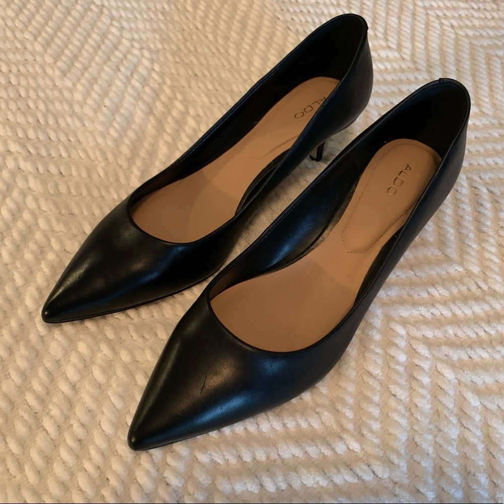 Size 9 ALDO black pointed heels